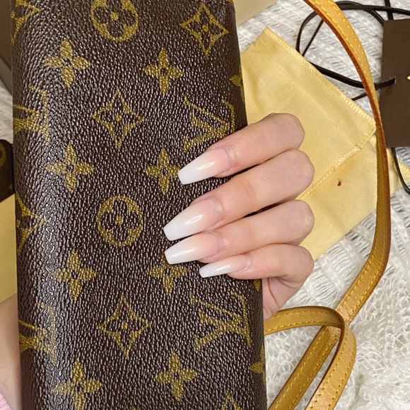 9️⃣0️⃣0️⃣ Authentic Louis Vuitton Pochette Twin - Picture 9 of 14